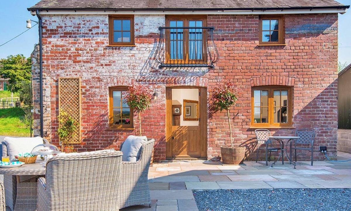 Llangadog Cottage | 0 bedroom accommodation in Llangadog