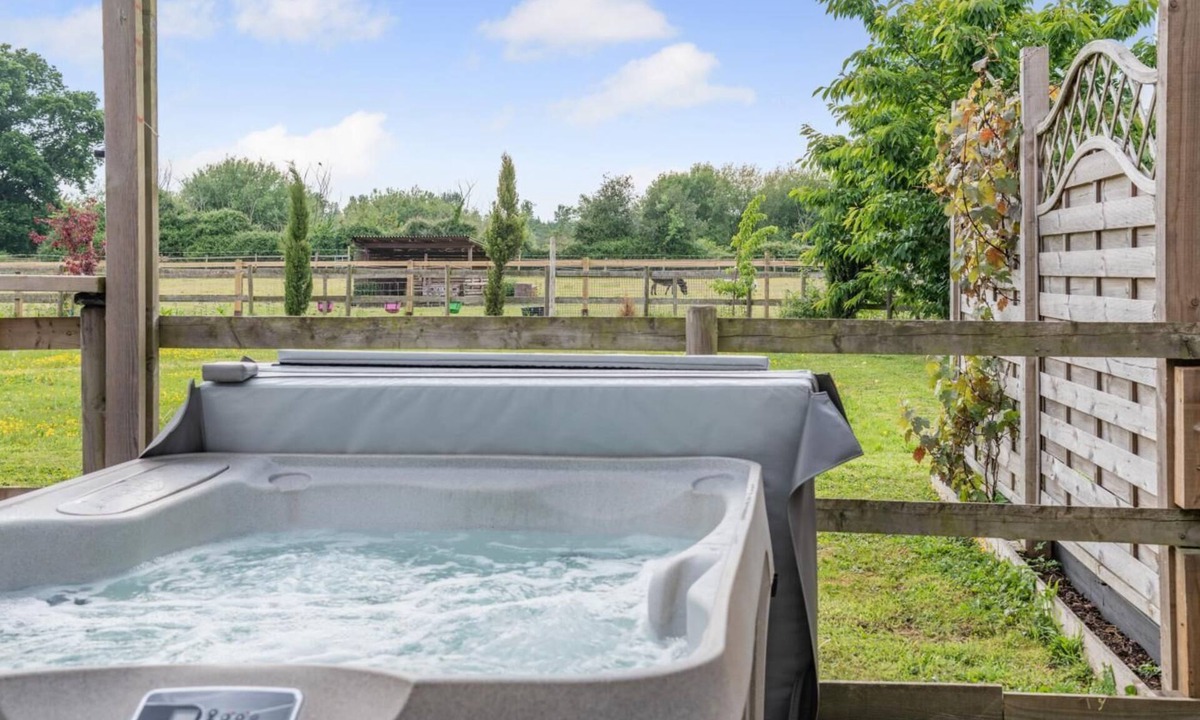 New Forest District Cottage | 1 Bed in Blashford (oc-d32251)