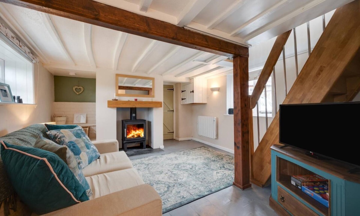 Bodham Cottage | 1 Bed in Bodham (oc-2141)