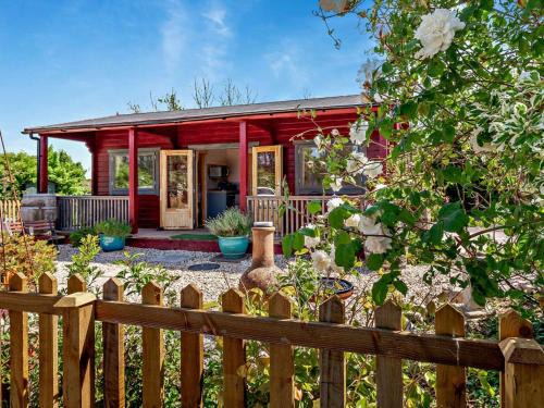 Claverham Cabin | 1 Bed in Bristol oc-91933