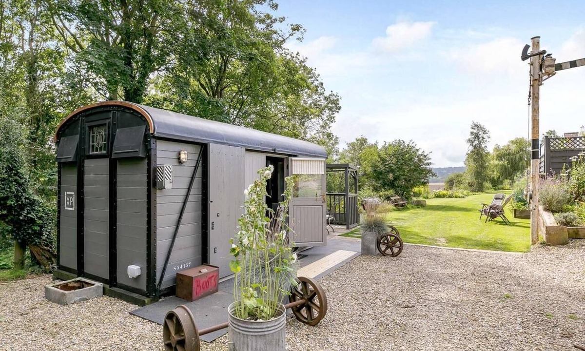 Ripley RV Rental | 1 Bed in Harrogate (oc-81300)