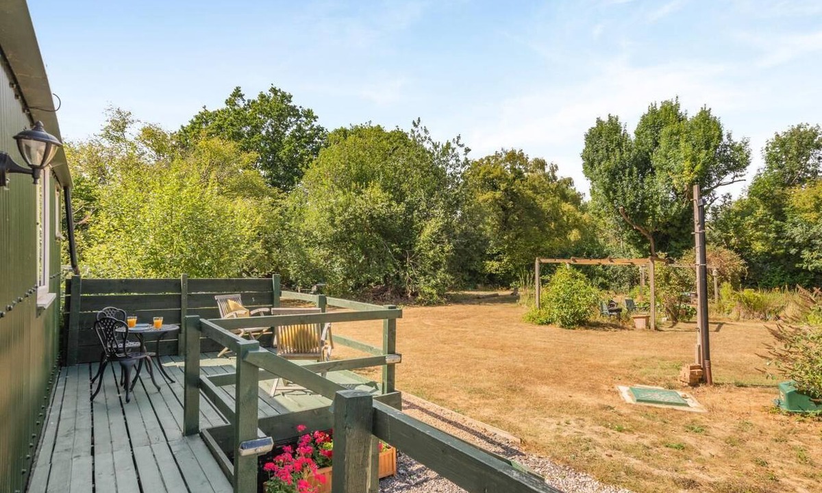 Five Oak Green Cottage | 1 Bed in Laddingford (oc-s45858)
