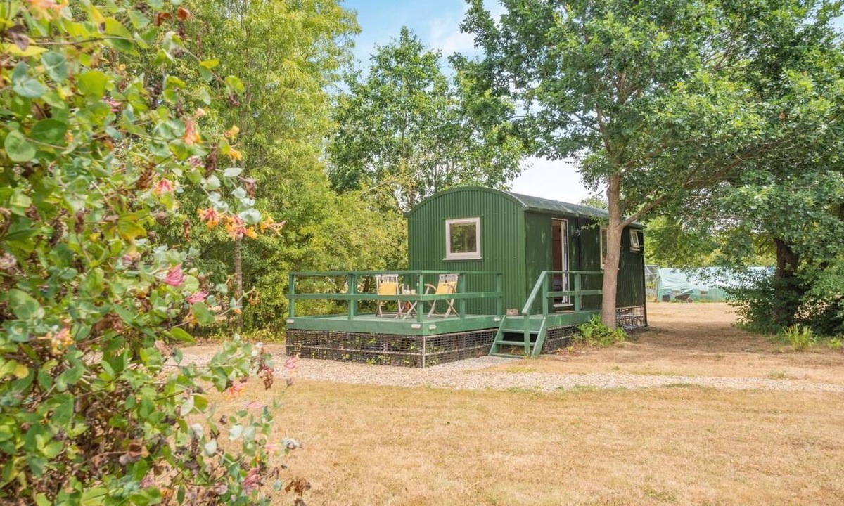 Five Oak Green Cottage | 1 Bed in Laddingford (oc-s45859)