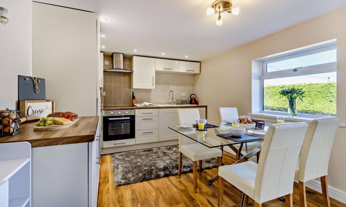 Libanus House | 1 Bed in Libanus (oc-a30084)
