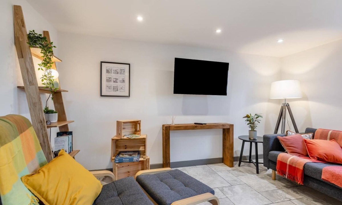 Peak District National Park Cottage | 1 Bed in Peak Forest (oc-s30591)