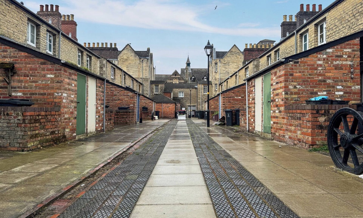 Swindon Cottage | 1 bedroom accommodation in Royal Wootton Bassett