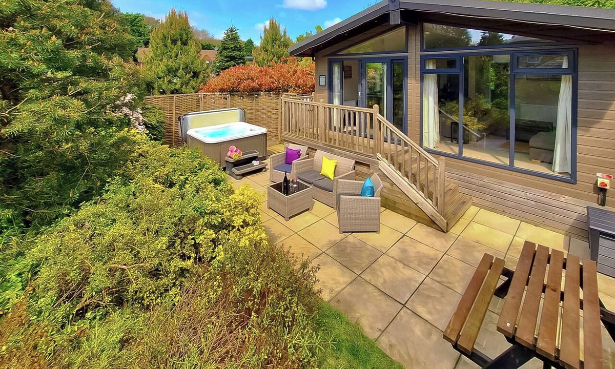 Raywell Ski Chalet | 1 bedroom accommodation in Raywell, Beverley