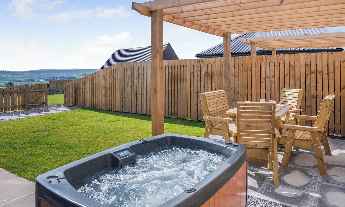 Sowerby Bridge Ski Chalet | 1 bedroom accommodation in Ripponden