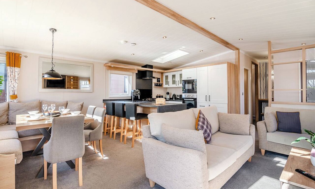 Arnold Ski Chalet | 1 bedroom accommodation in Skirlaugh, Nr Hull