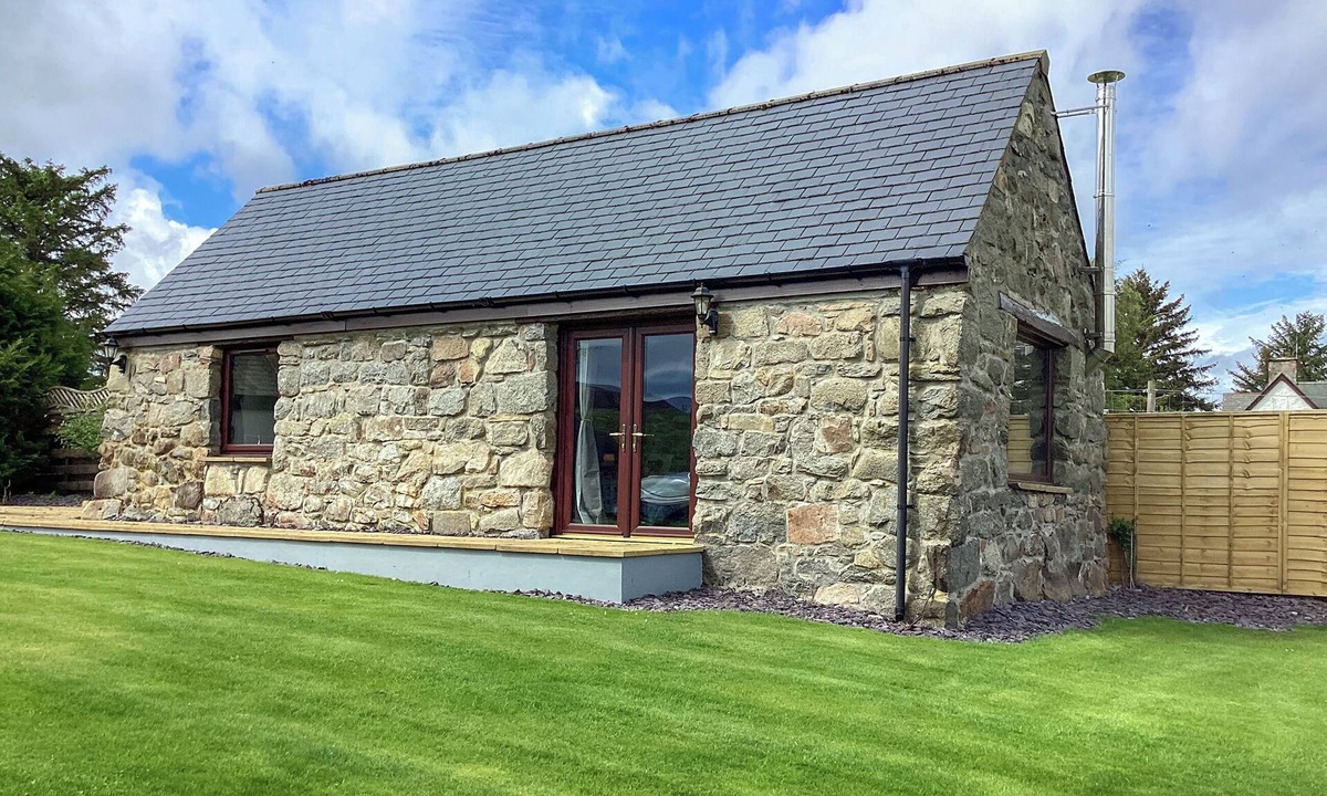 Rogart Cottage | 1 bedroom accommodation in Rogart
