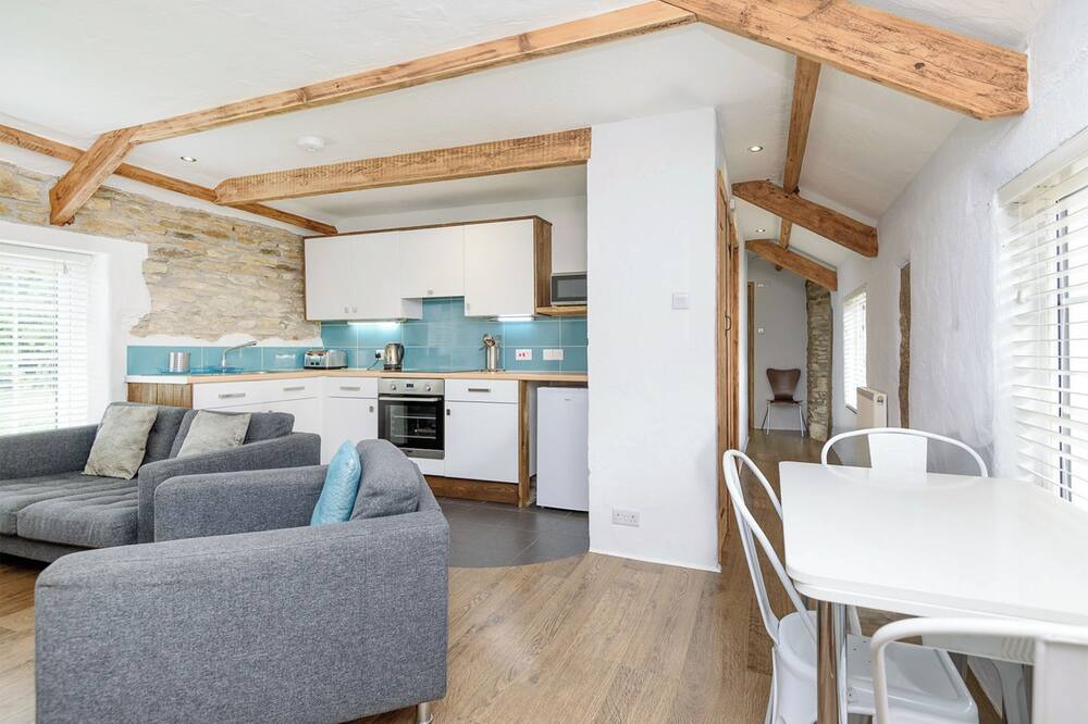 Looe Cottage | 1 bedroom accommodation in Watergate, Looe
