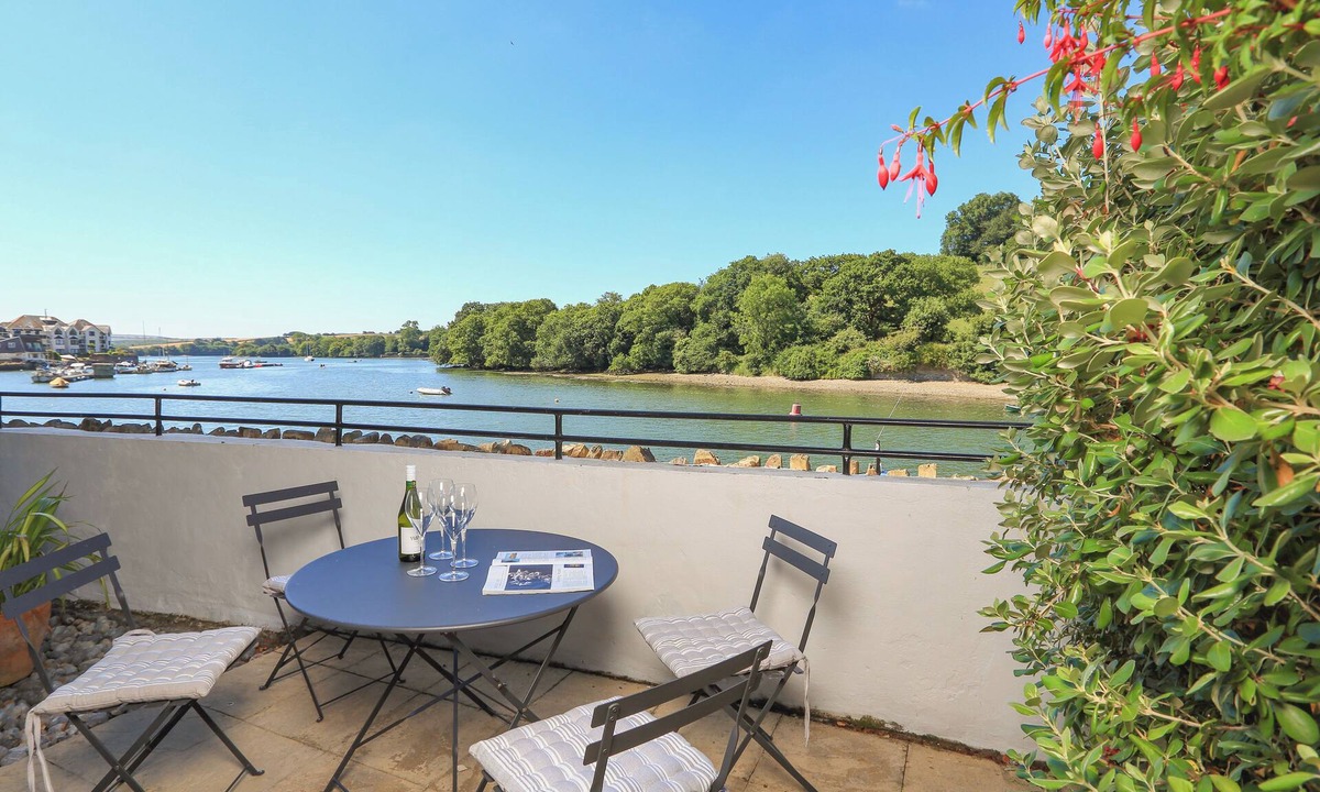 Kingsbridge Cottage | 1 CRABSHELL QUAY, family friendly, with a garden in Kingsbridge