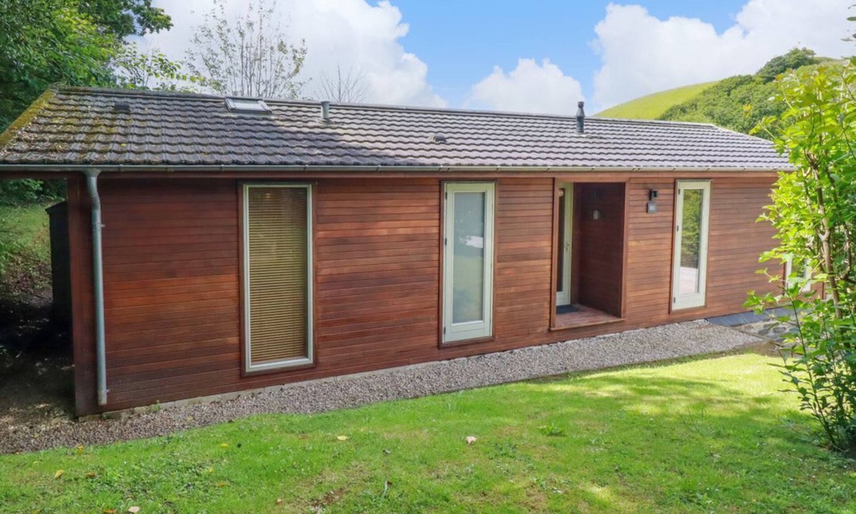 Looe Cabin | 1 Hedgerows Lanreath, Cornwall