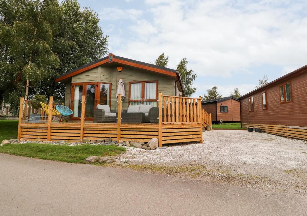 Tewitfield House | 1 Sherwood