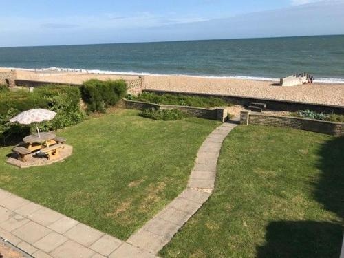 Aldwick House | 11 Shorecroft, Aldwick