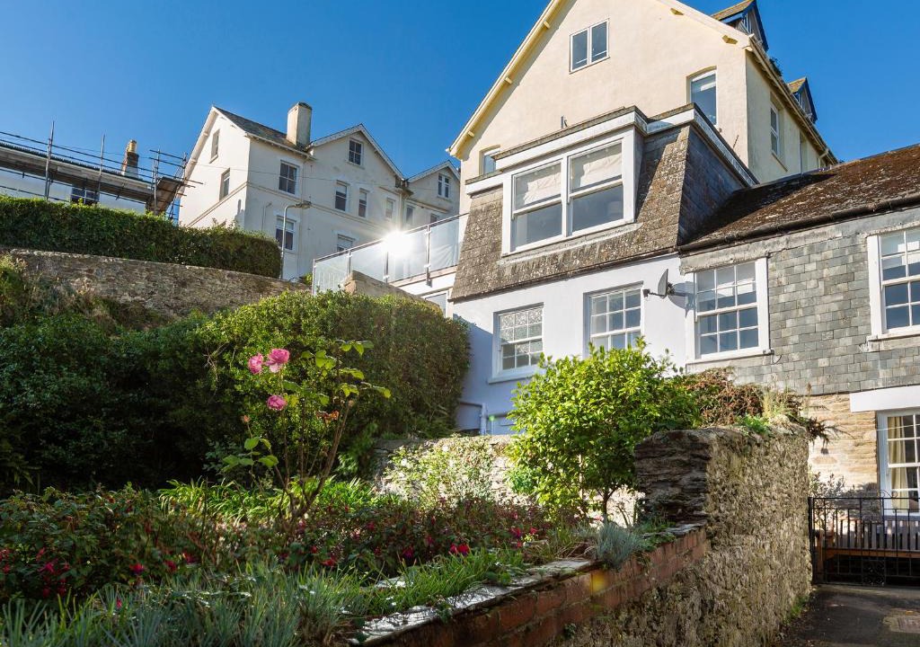 Salcombe House | 12 Robinsons Row