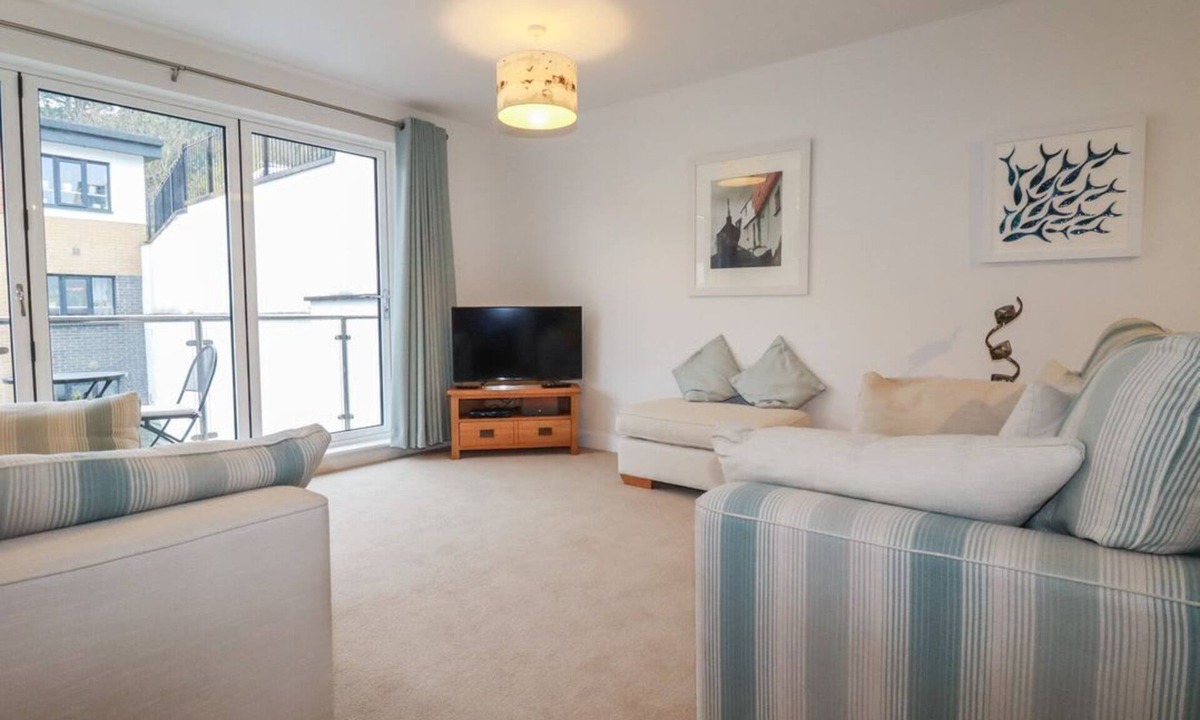 Saint Austell Bay Apartment | 13 Clock Tower Court, Charlestown