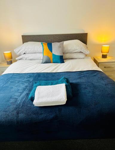 Long Eaton Apartment | 2 Bed Flat - Sleeps 4 - Pets - Garden - Parking