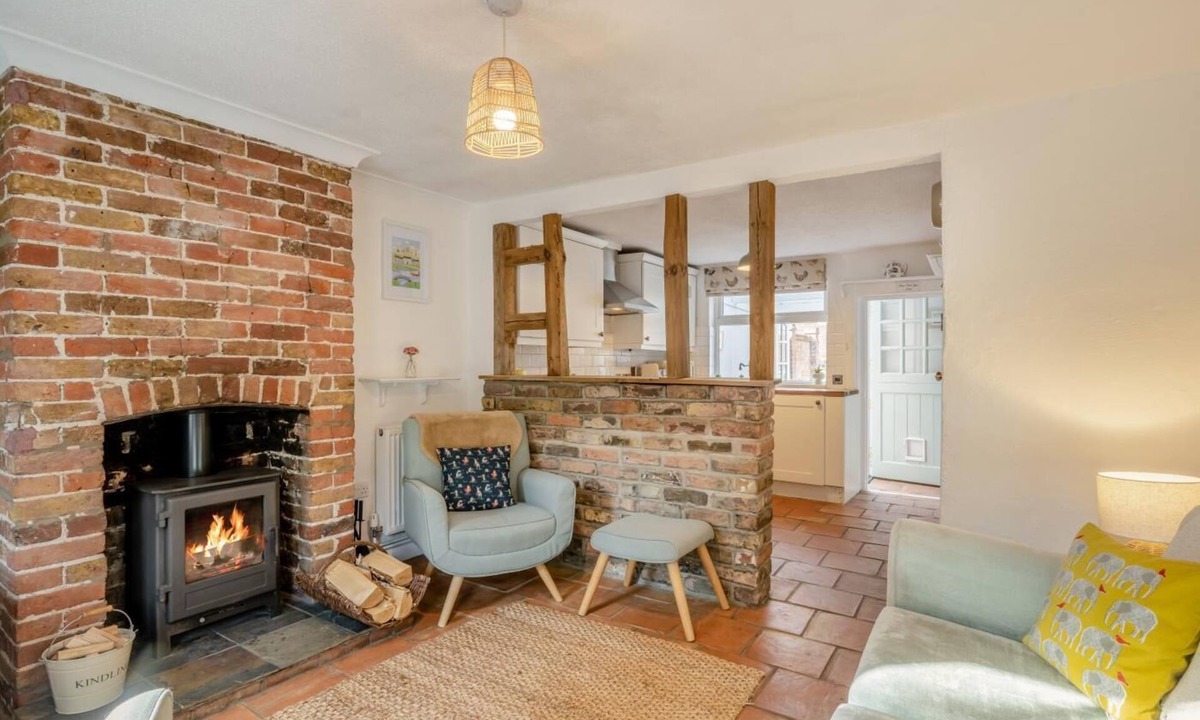 Beccles Cottage | 2 Bed in Beccles (oc-d33611)