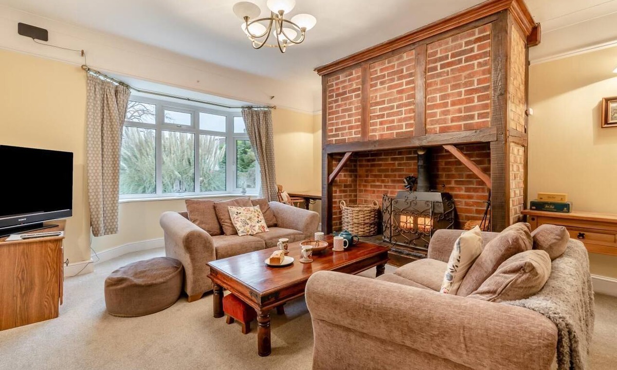 Briston House | 2 Bed in Briston (oc-s30561)