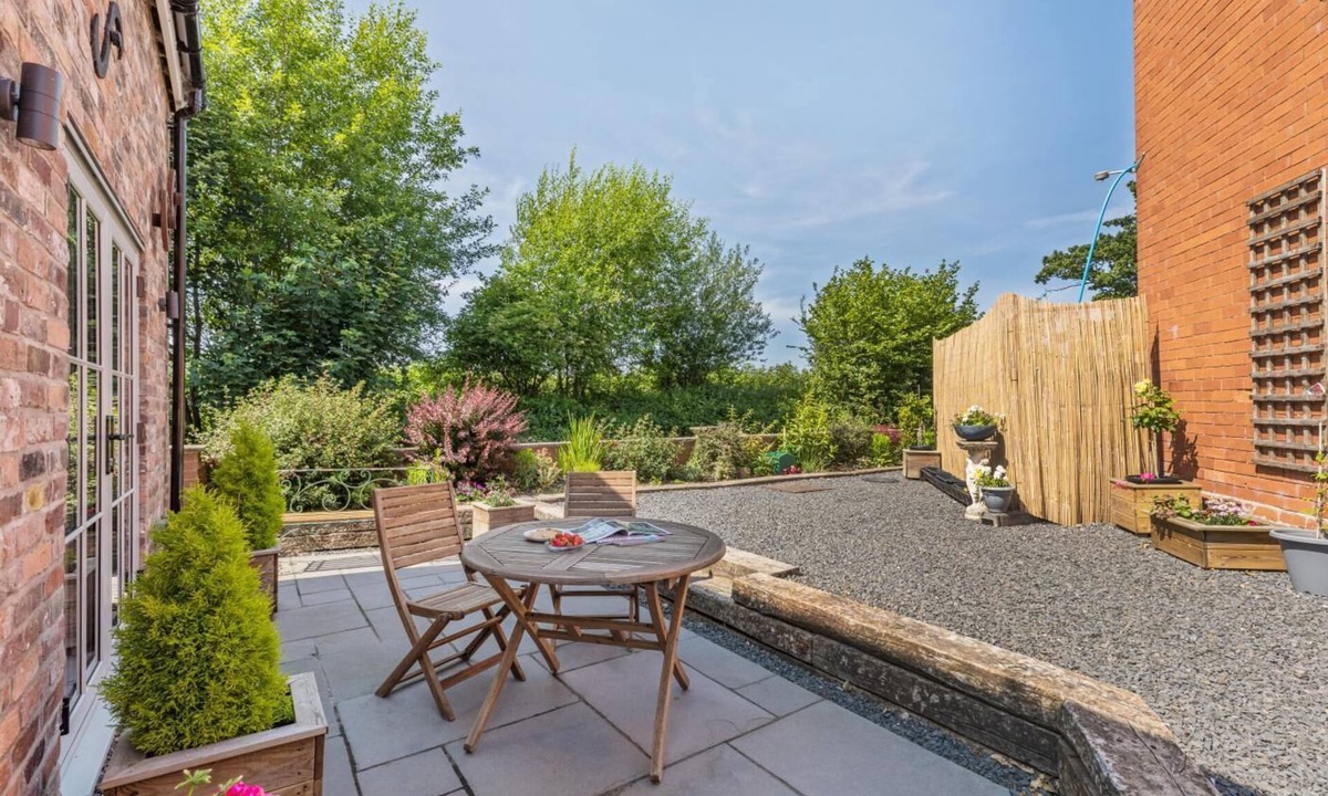 Llanymynech Cottage | 2 Bed in Carreghofa (oc-t32530)