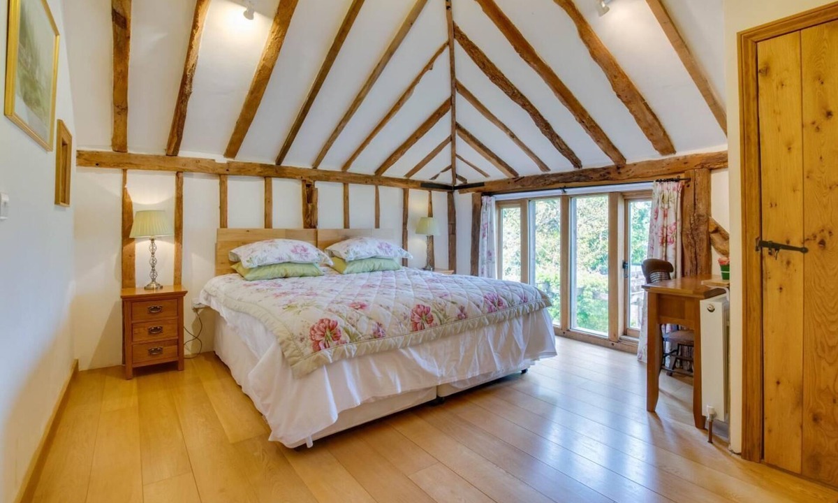 Cranbrook Cottage | 2 Bed in Cranbrook (oc-cb594)