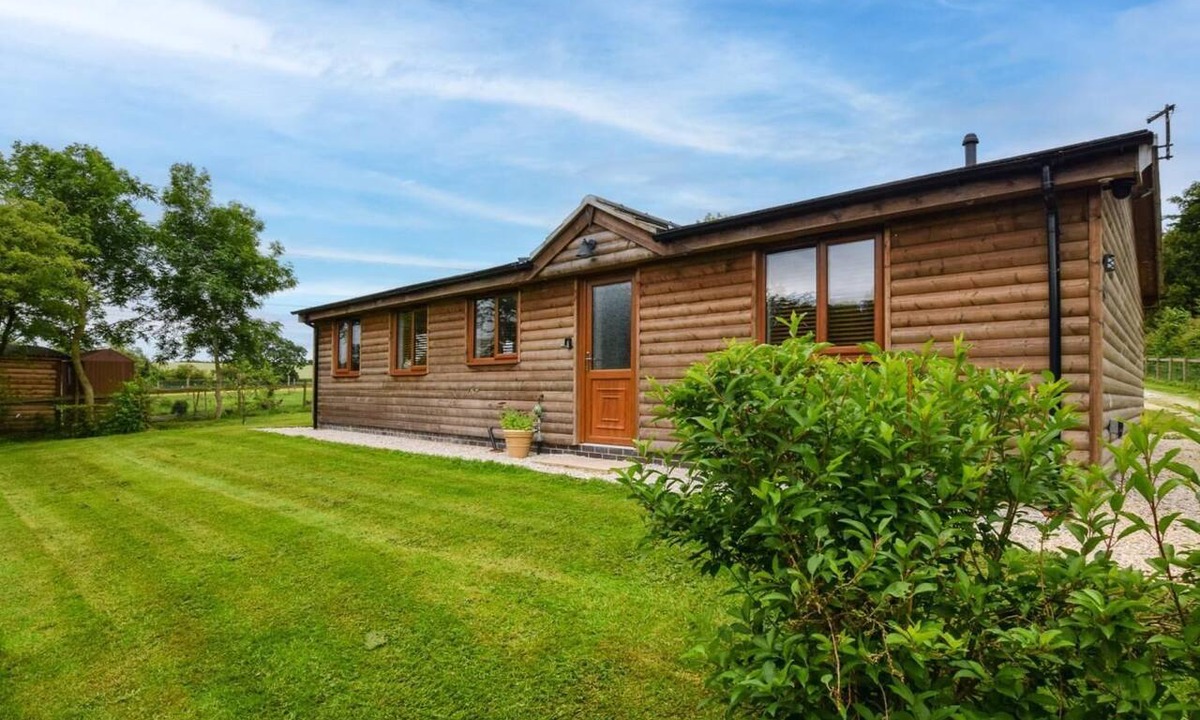 Stanton by Bridge Ski Chalet | 2 Bed in Derby (oc-78582)
