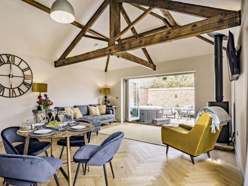 Lund House | 2 Bed in Driffield oc-88238
