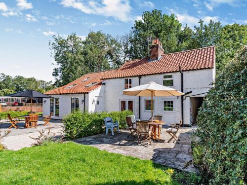 Langtoft House | 2 Bed in Driffield oc-93141