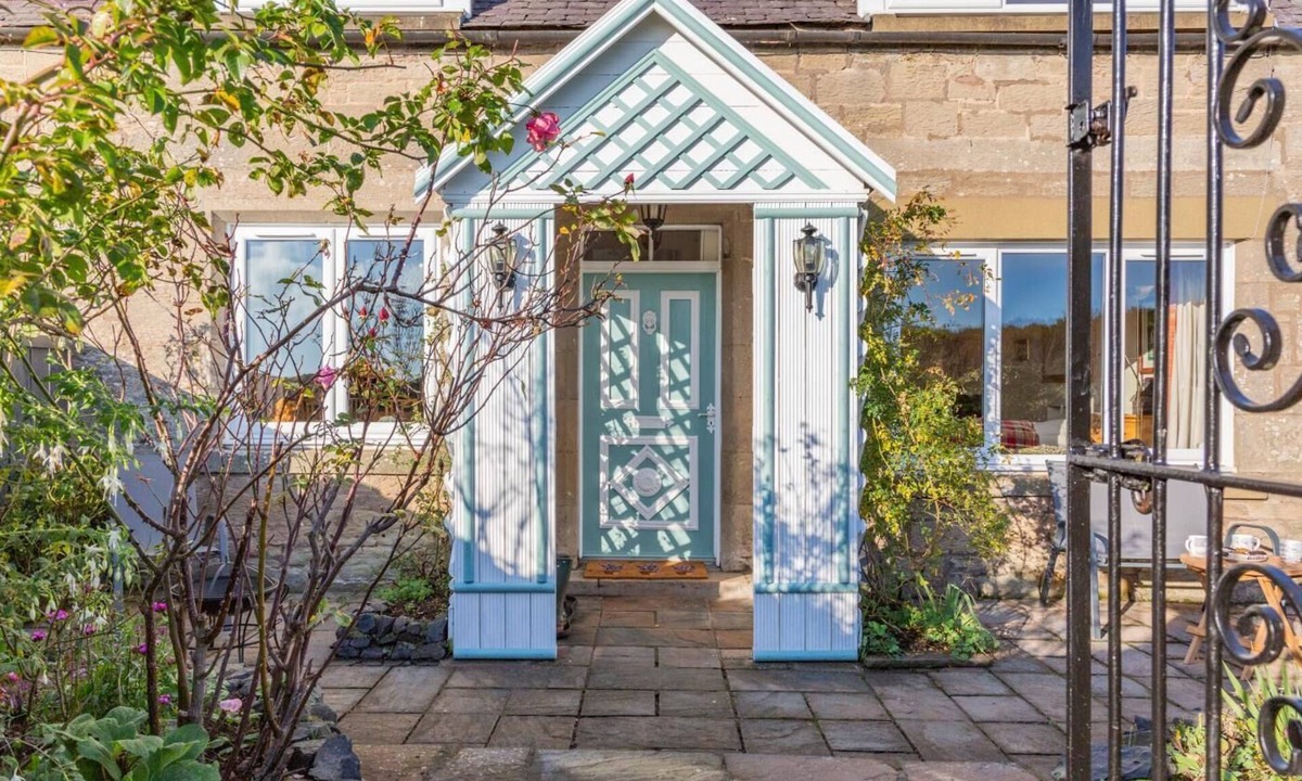 Duns Cottage | 2 Bed in Duns (oc-c34024)
