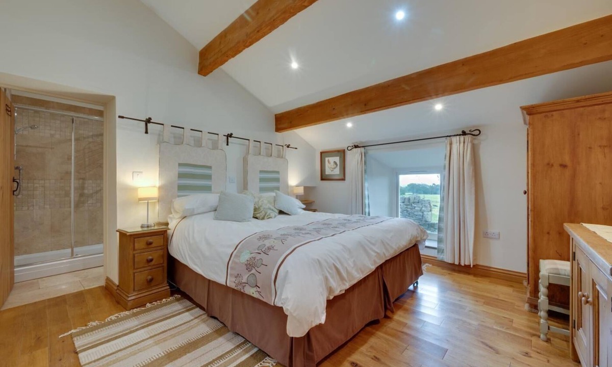 Higher Walton Cottage | 2 Bed in Dutton (oc-la371)