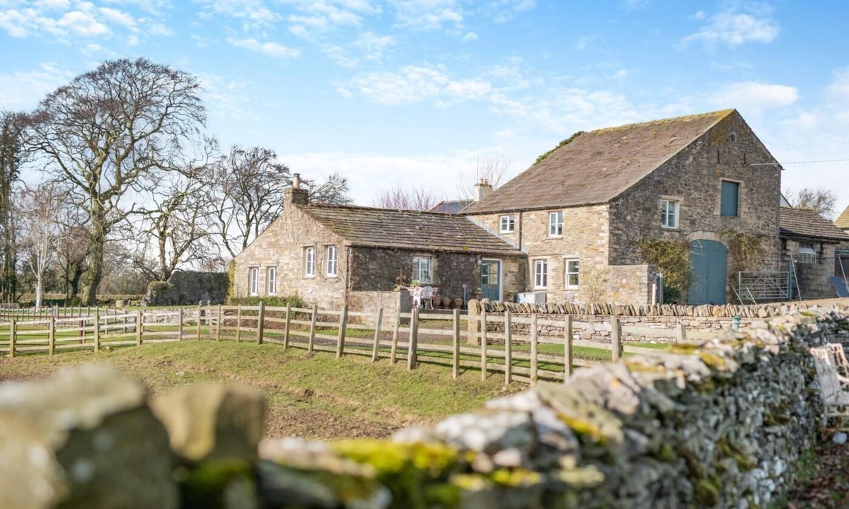 Leyburn Cottage | 2 Bed in Harmby (oc-t30971)