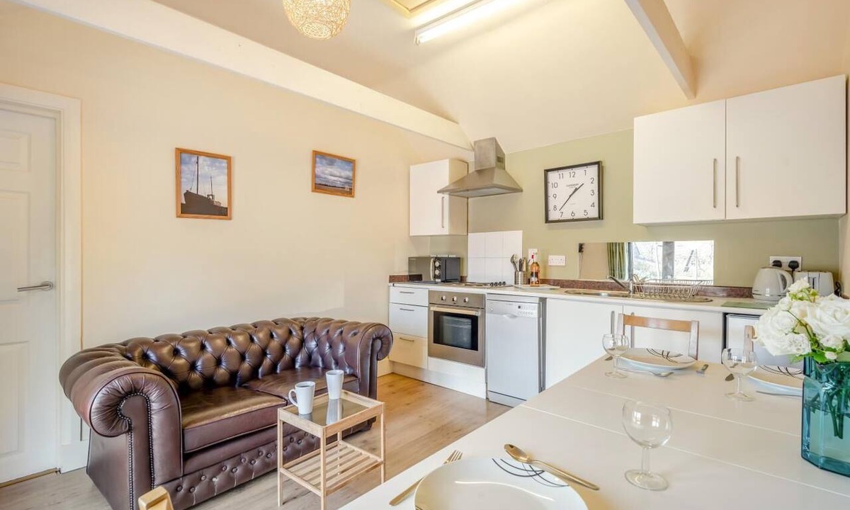 Elmsted Cottage | 2 Bed in Hastingleigh (oc-c36343)