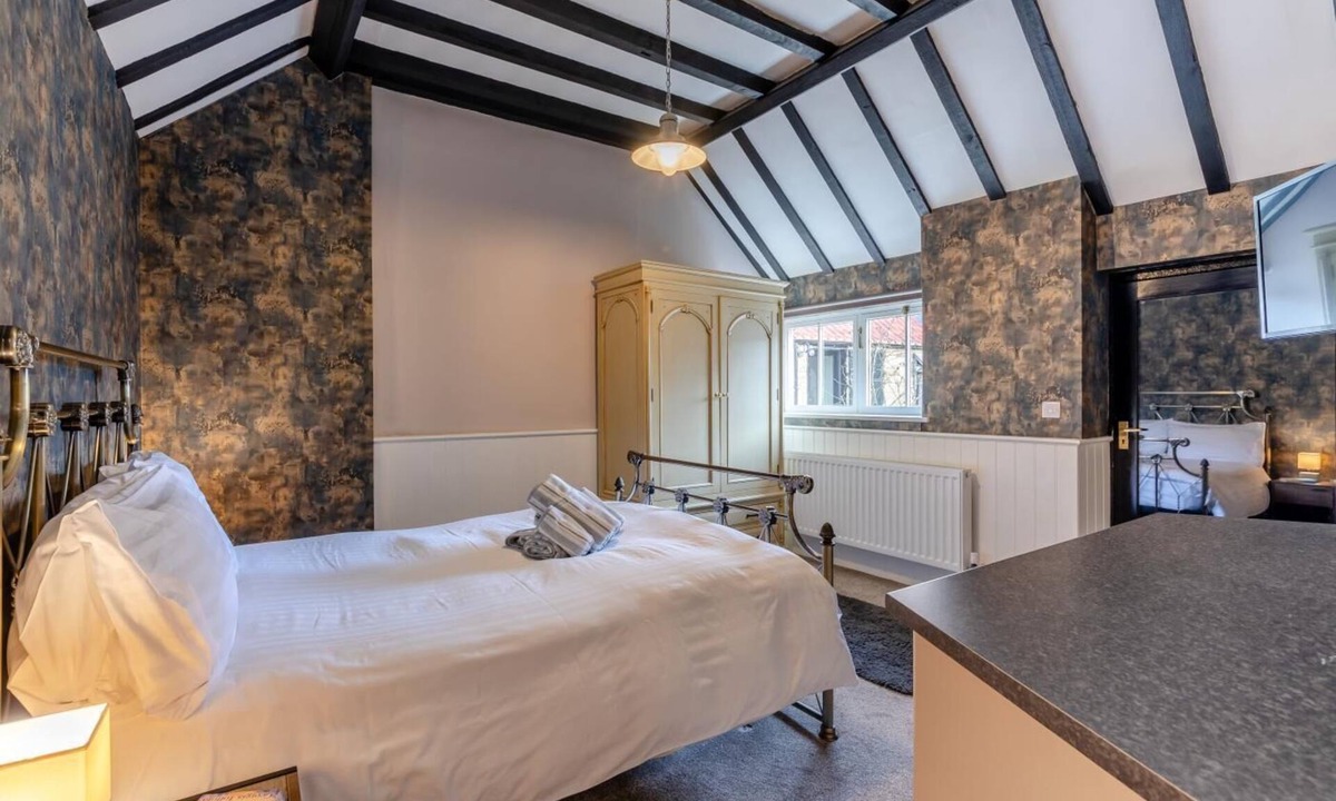 Hawsker Cottage | 2 Bed in Hawsker (oc-c30335)