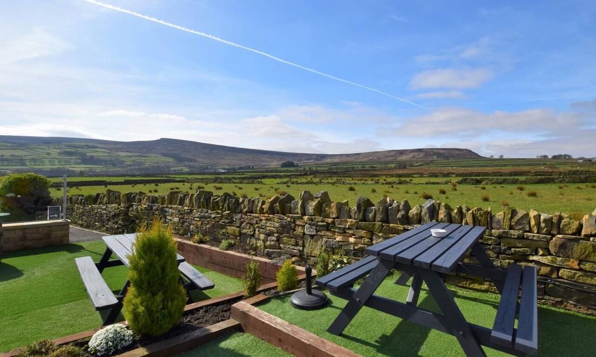 Meltham Apartment | 2 Bed in Holmfirth (oc-82193)