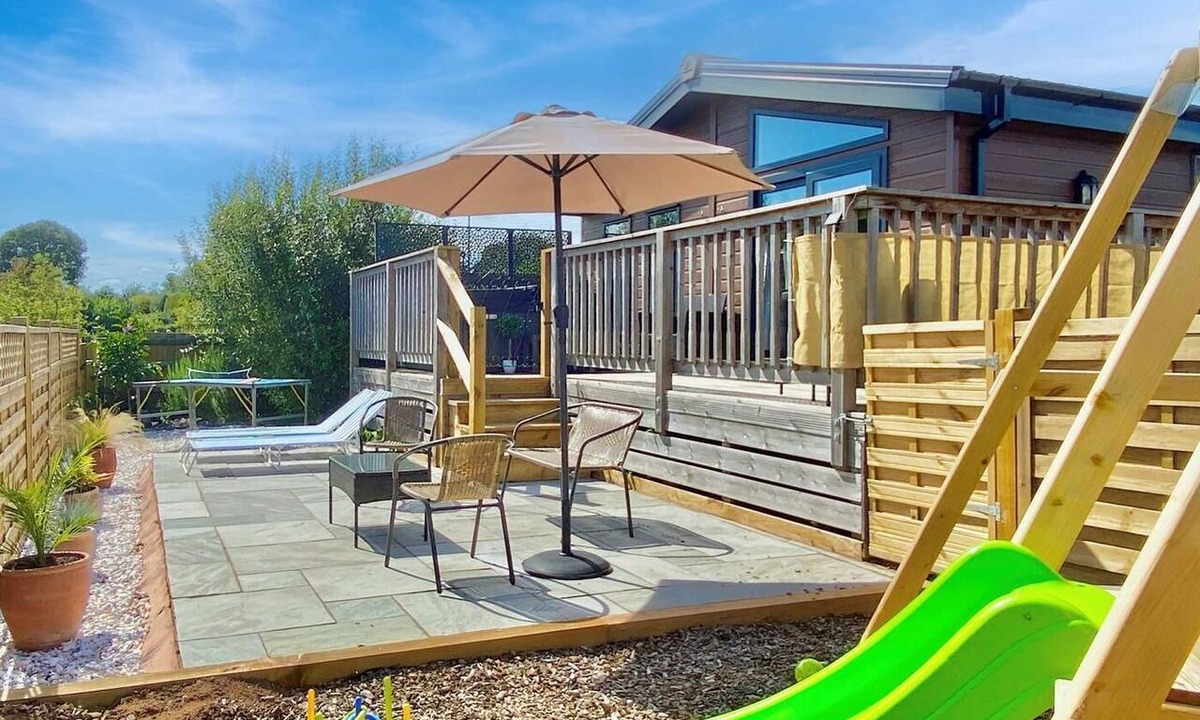 Fenny Bridges Ski Chalet | 2 Bed in Honiton (oc-76514)