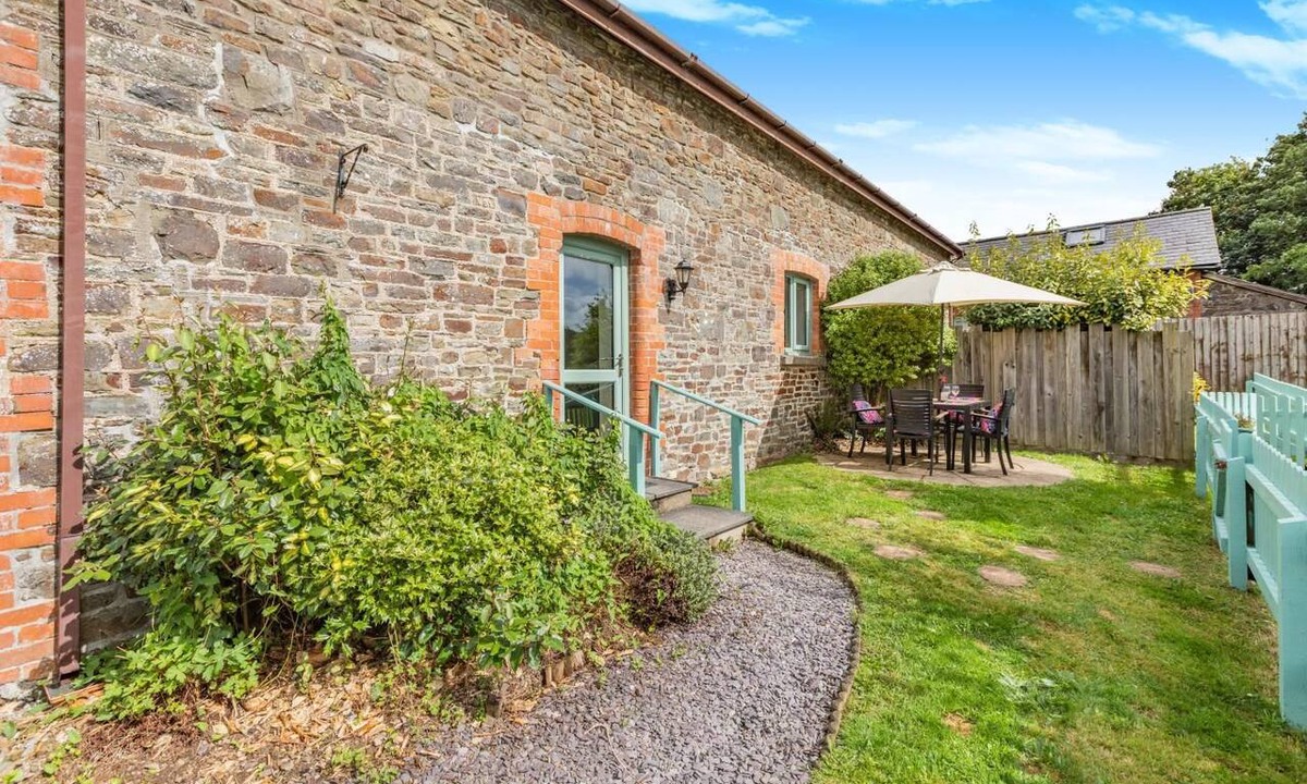 Torrington Cottage | 2 Bed in Langtree (oc-o29910)