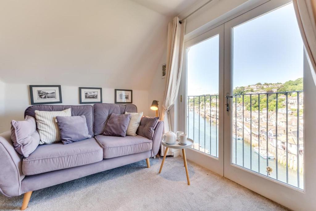 West Looe Apartment | 2 Bed in Looe oc-l30069