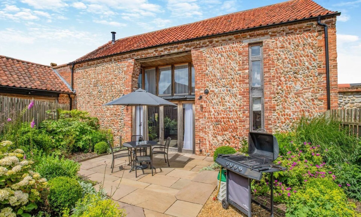 Bodham Cottage | 2 Bed in Lower Bodham (oc-n29590)