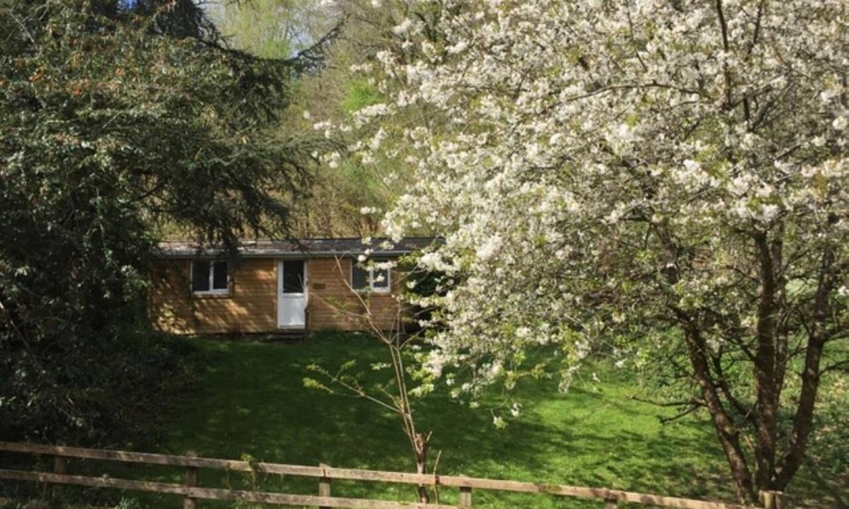 Heligan Ski Chalet | 2 Bed in Newton Abbot (oc-woodc)