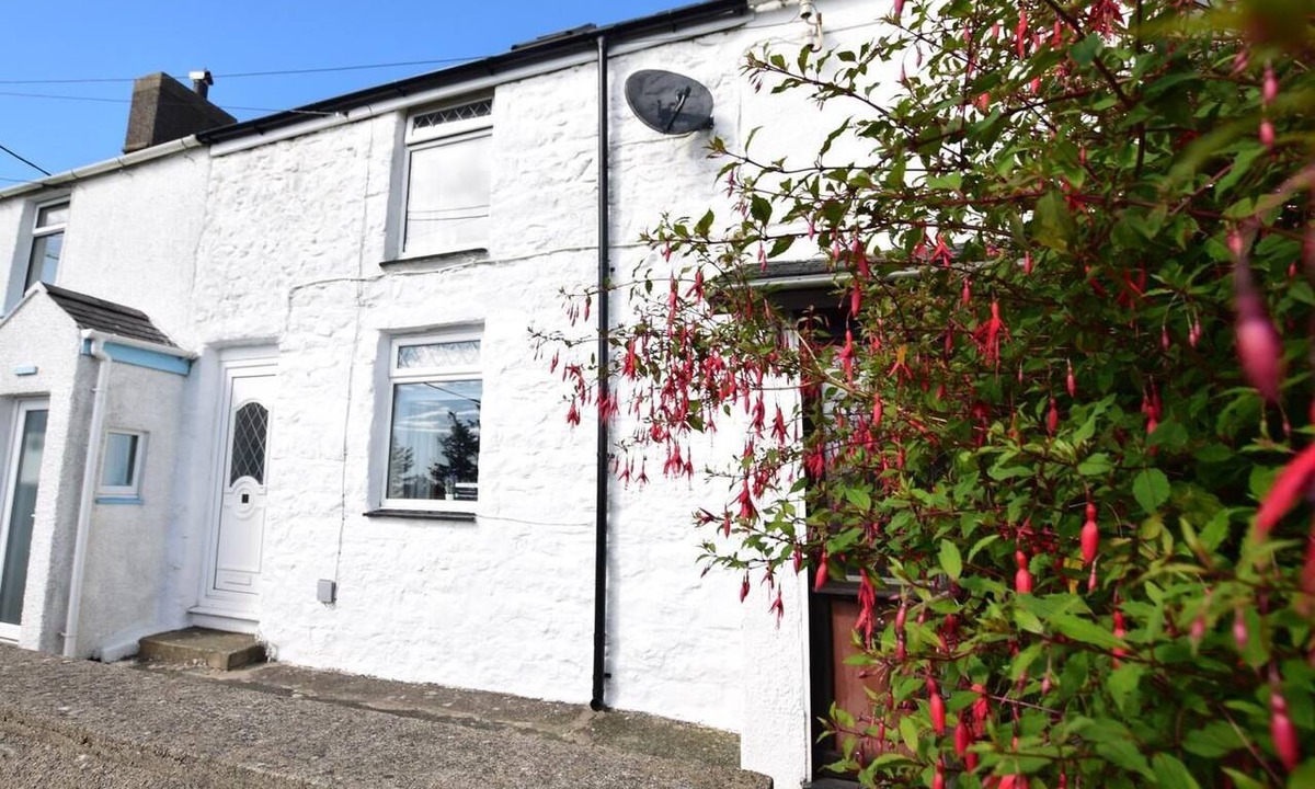Llithfaen Cottage | 2 Bed in Pwllheli (oc-92561)