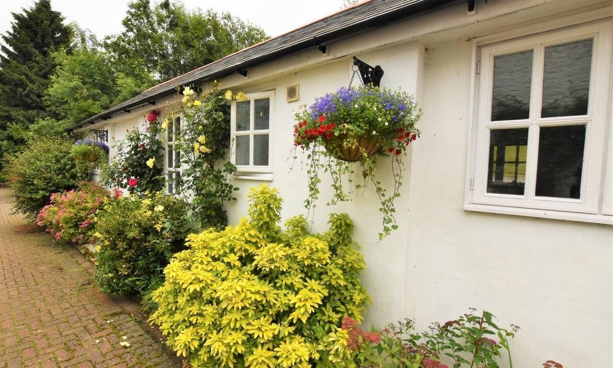 Saltash House | 2 Bed in Saltash (oc-58966)