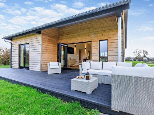 Babcary Cabin | 2 Bed in Somerton oc-92126