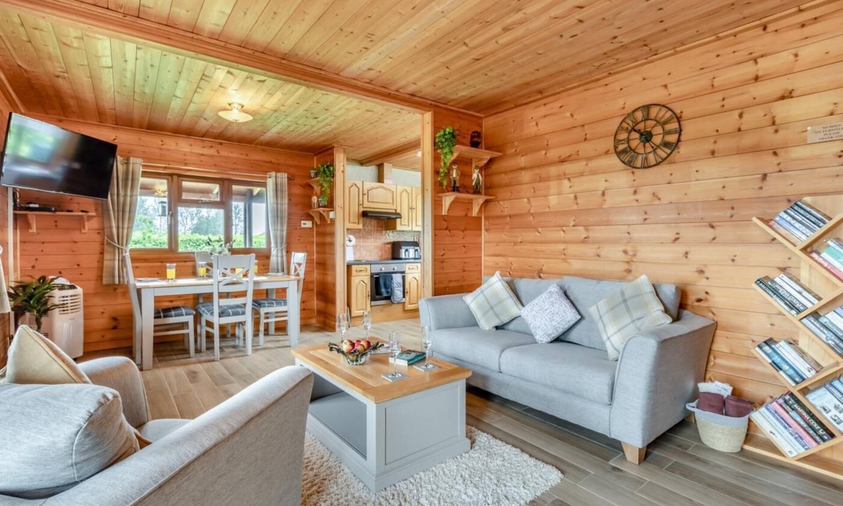 Somerton Ski Chalet | 2 Bed in Somerton (oc-w29203)