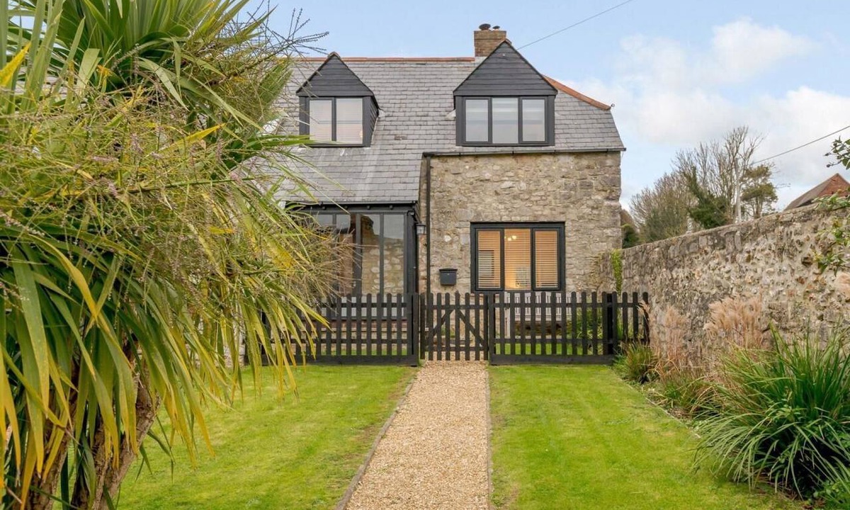 West Lulworth Cottage | 2 Bed in Wareham (oc-dc028)