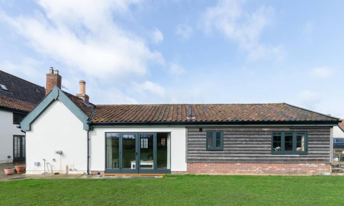 Weybread House | 2 Bed in Weybread (oc-tclwey)