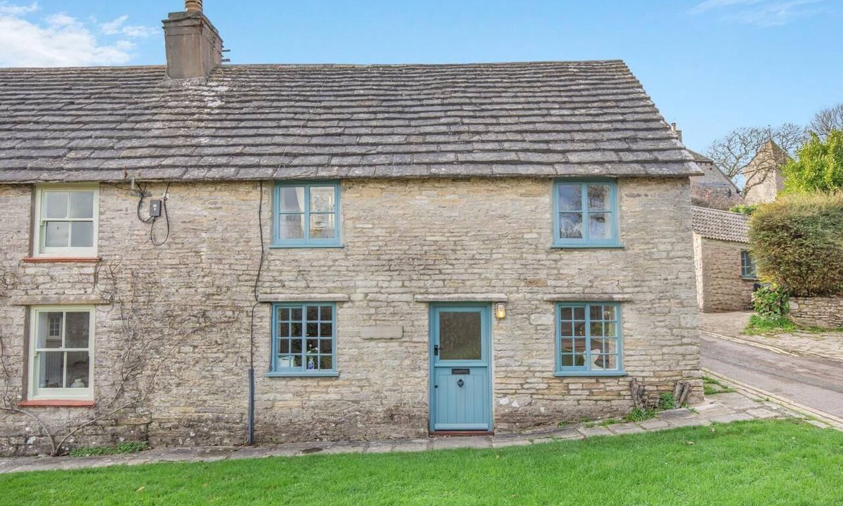 Worth Matravers Cottage | 2 Bed in Worth Matravers (oc-q33640)