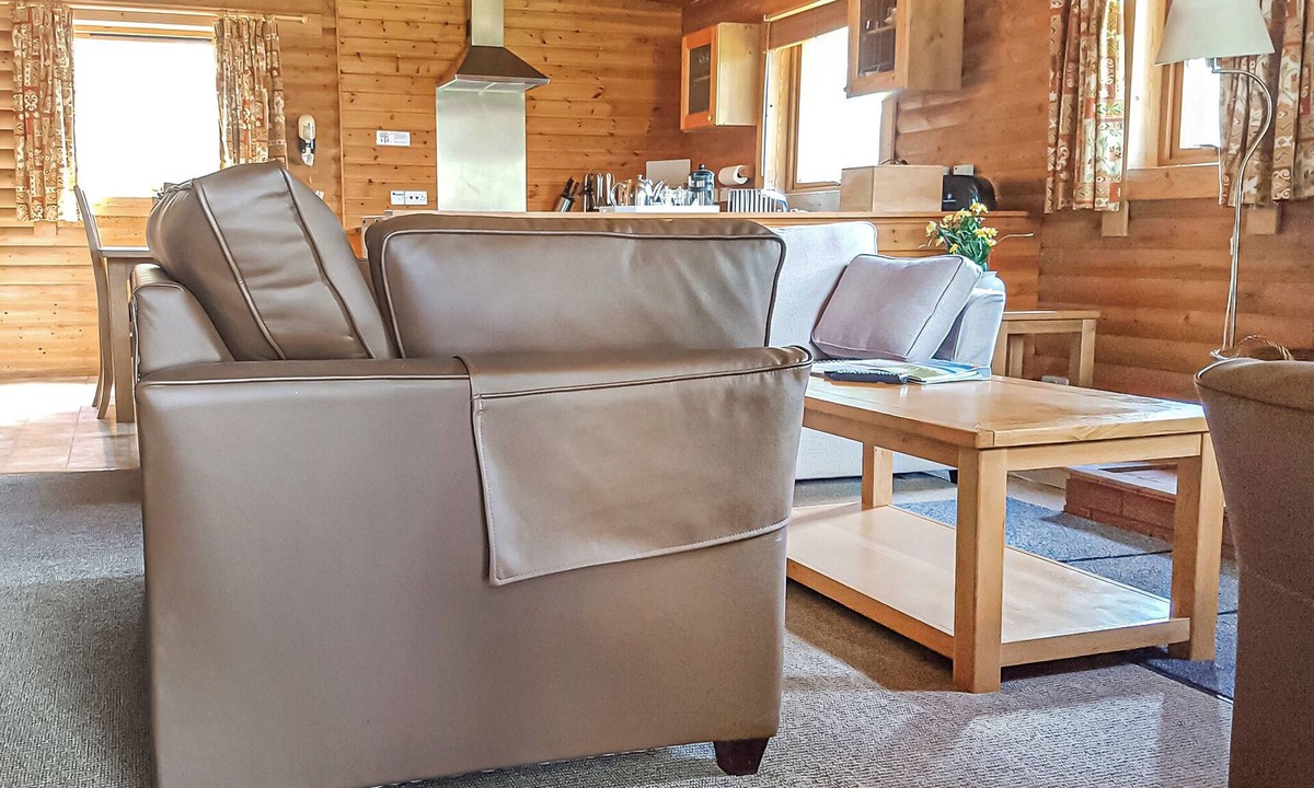Pentrefelin Ski Chalet | 2 bedroom accommodation in Llandeilo, Nr Carmarthen