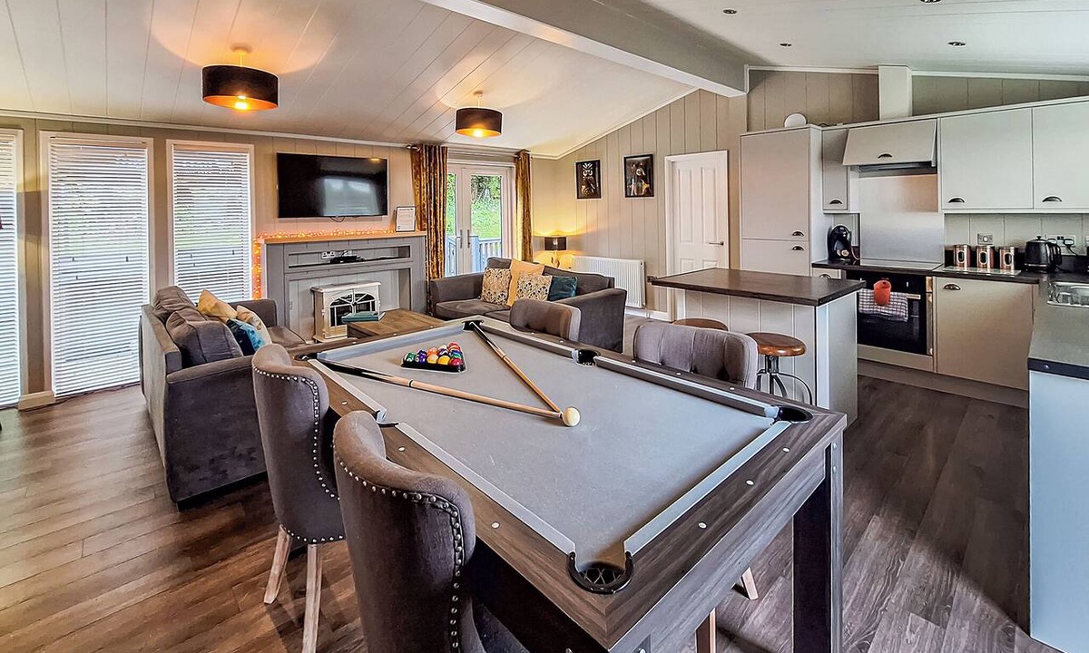 Raywell Ski Chalet | 2 bedroom accommodation in Raywell, Beverley