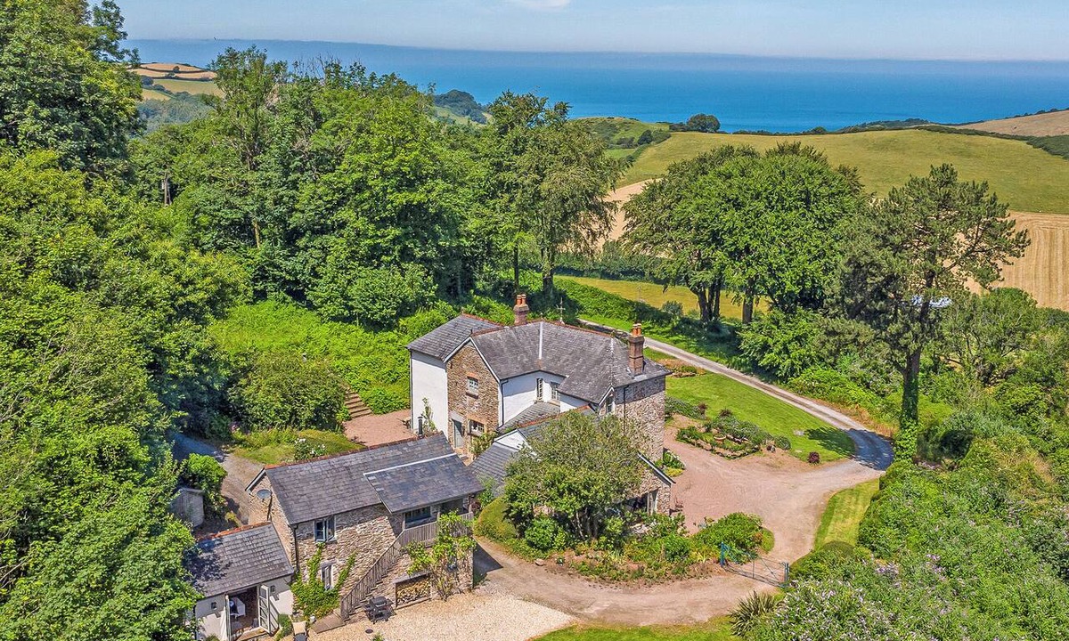 Combe Martin Cottage | 2 bedroom accommodation in Combe Martin, near Ilfracombe